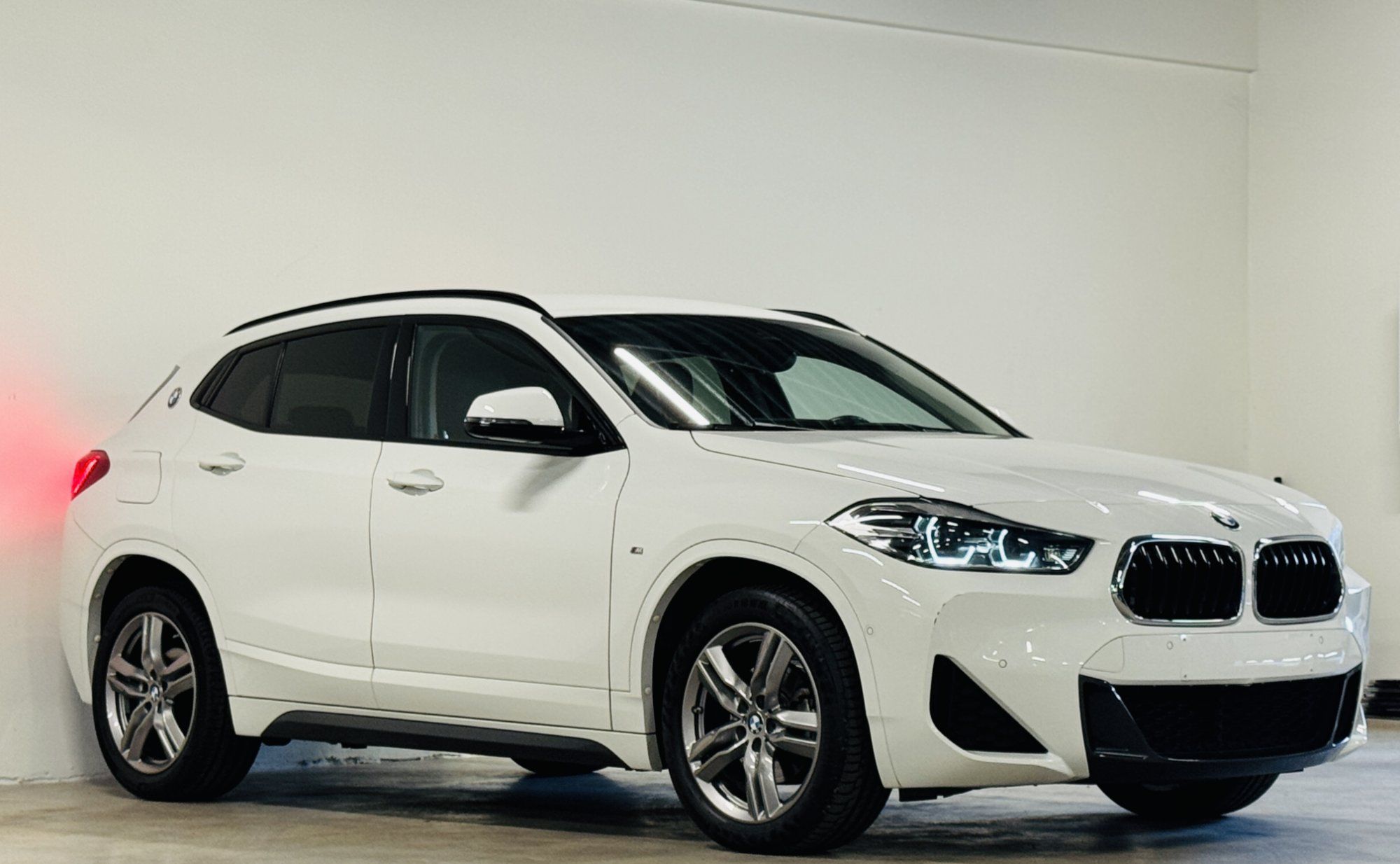 BMW X2 18d M - фото 1